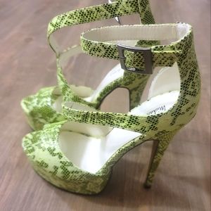 Michael Antonio Pumps Neon Green Snake Skin look